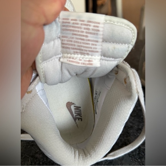 Nike Size 8 Women's White and Rose Gold High-Top Sneakers - Picture 6 of 9